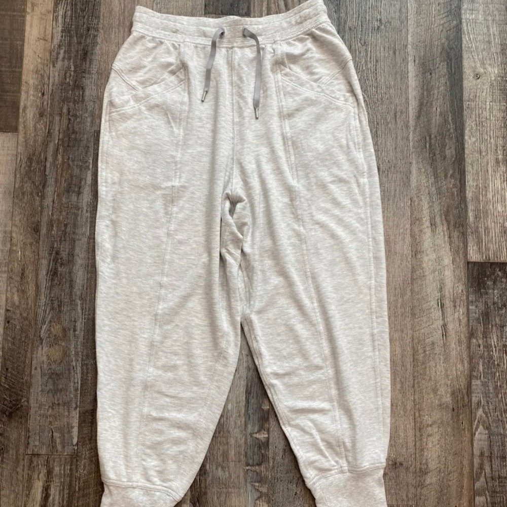 grey lululemon joggers